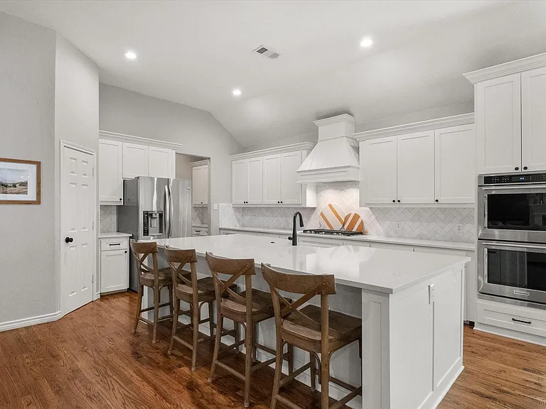1702 Forest Bend Ln — Photo 12