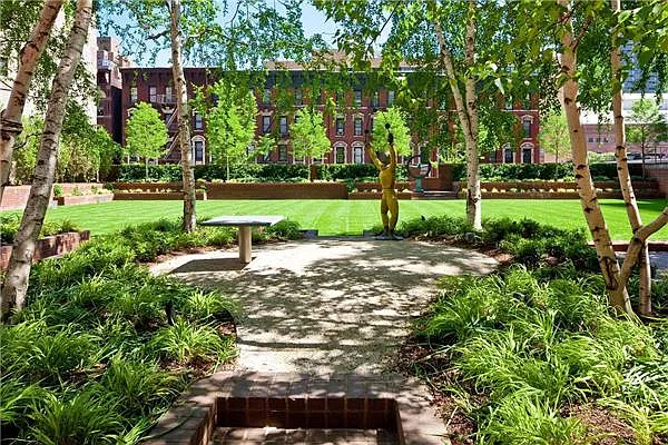 Sold by (Legacy) Elegran | media 1