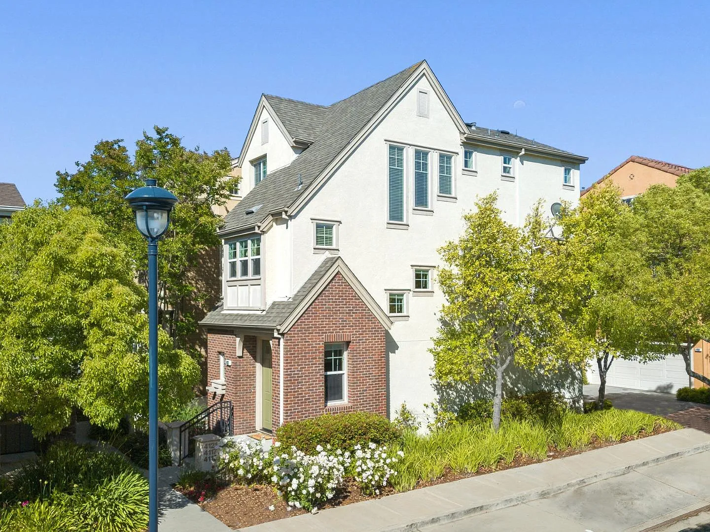 4113 Tobin Cir photo 1