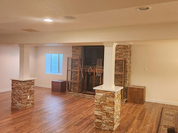 4th image of 4663 E 138th Dr