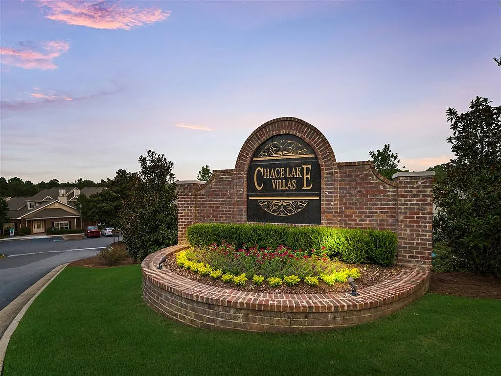 Chace Lake Villas — Photo 1