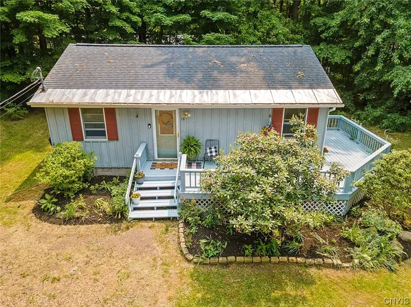 18 Kibbie Lake Rd, Constantia, NY 13044