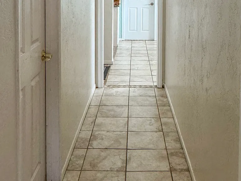 1237 Elsinor Ave — Photo 10