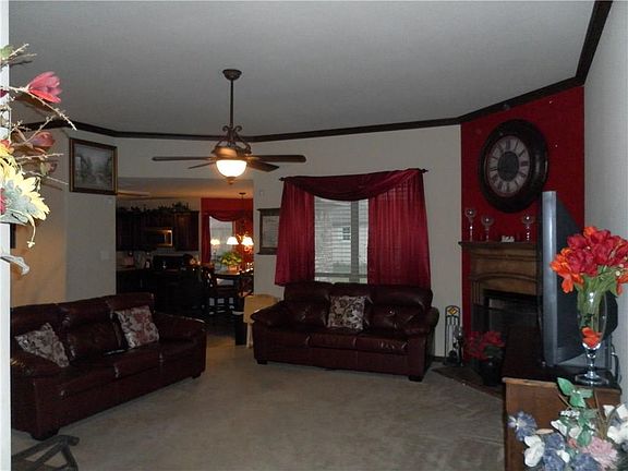 4th image of 1511 Weeping Willow Ln