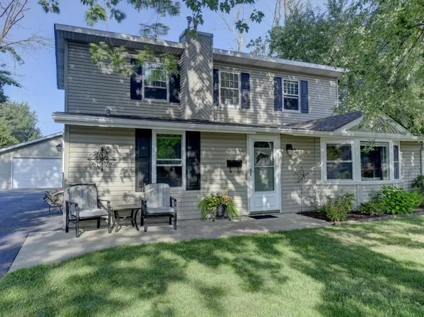 1414 Greenwood Ave, Dyer, IN 46311