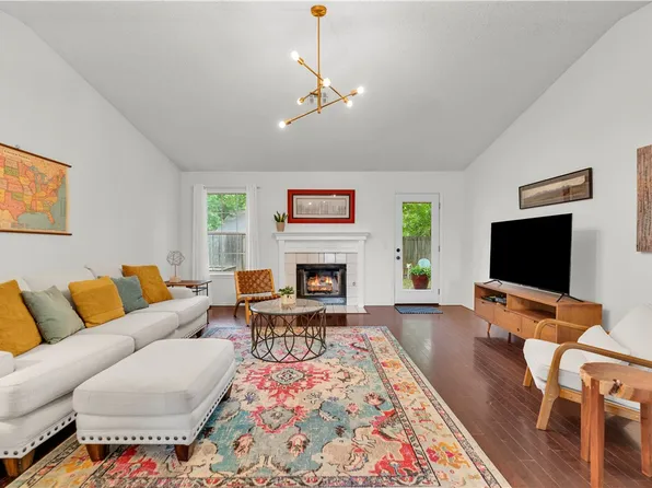4245 W Patrick St, Fayetteville, AR 72704