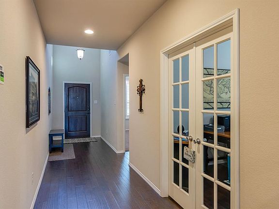 4th image of 432 High Desert Dr
