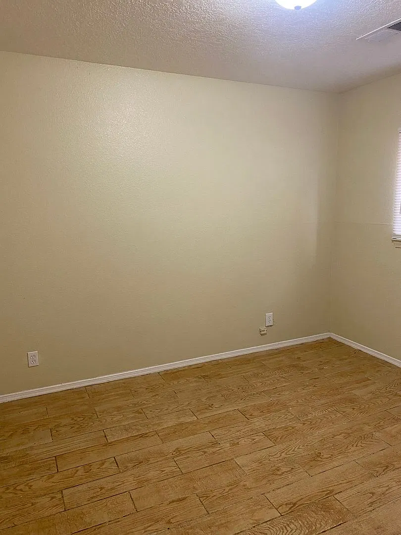 3BED by Taylor Ranch park! — Photo 3