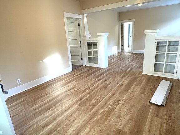 5th image of 415 W Ortega St