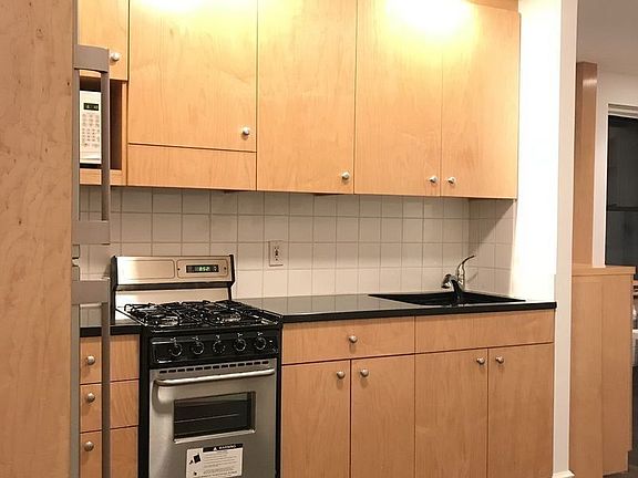 5th image of 236 E 78th St #5CC