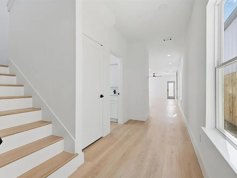 2532 Lowery St — Photo 5