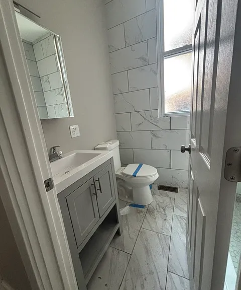 1860 N Hoyne Ave #1W — Photo 4