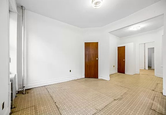 3rd image of 330 W 17th St APT 2W