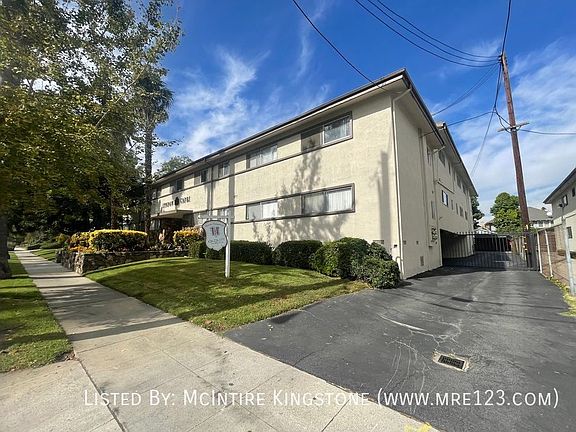 3rd image of 1220 Lyndon St #20