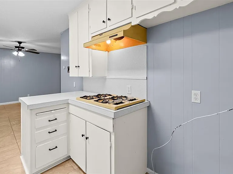 4001 Western Cir — Photo 32