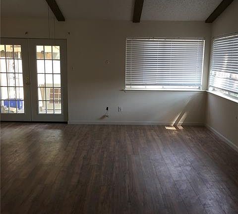 2nd image of 305 Valley Cove Dr
