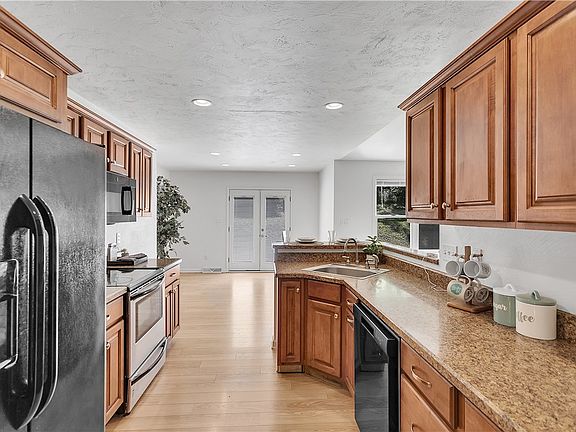 4th image of 106 Cougar Ln