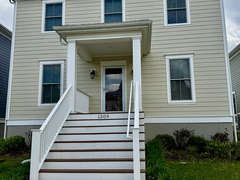 1309 Rudge St — Photo 1