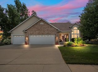 4724 Donald Dr, Cedar Falls, IA 50613