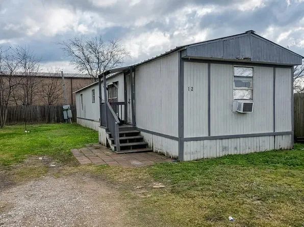 1801 S Business Highway 45 Trailer 12, Corsicana, TX 75110