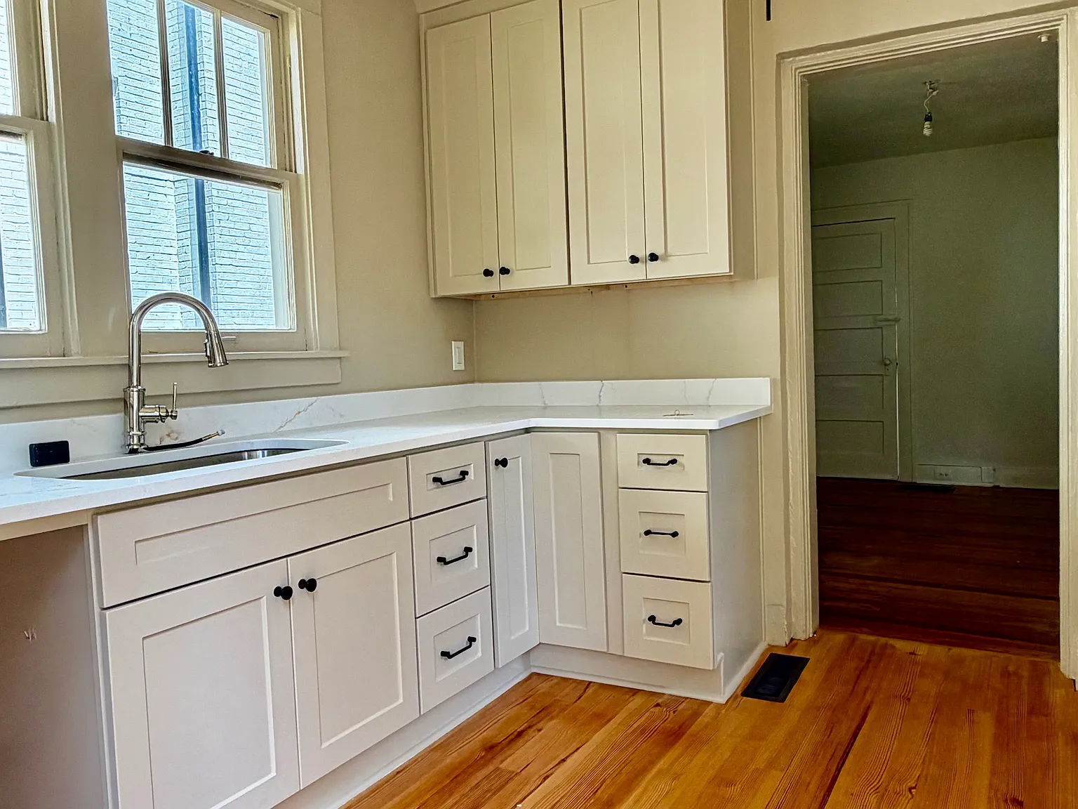 1 bed, 800 sqft, $1,875 — Photo 3