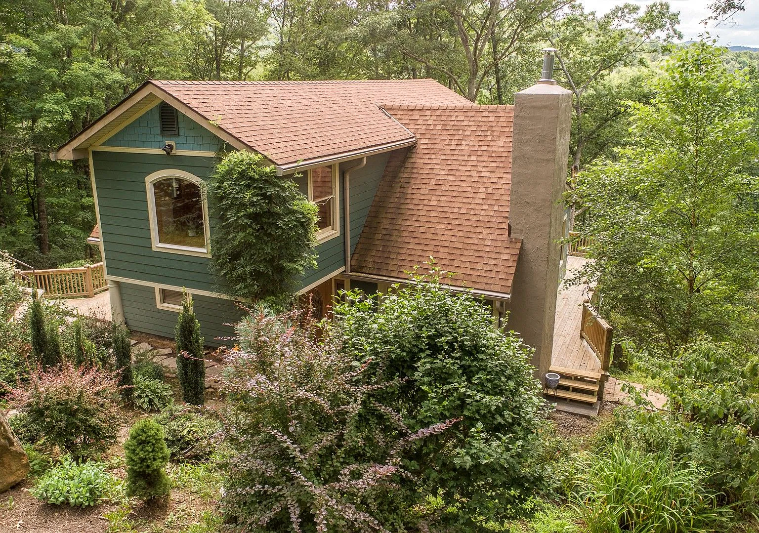 Spectacular Mountain Home with Long Range Views — Photo 4