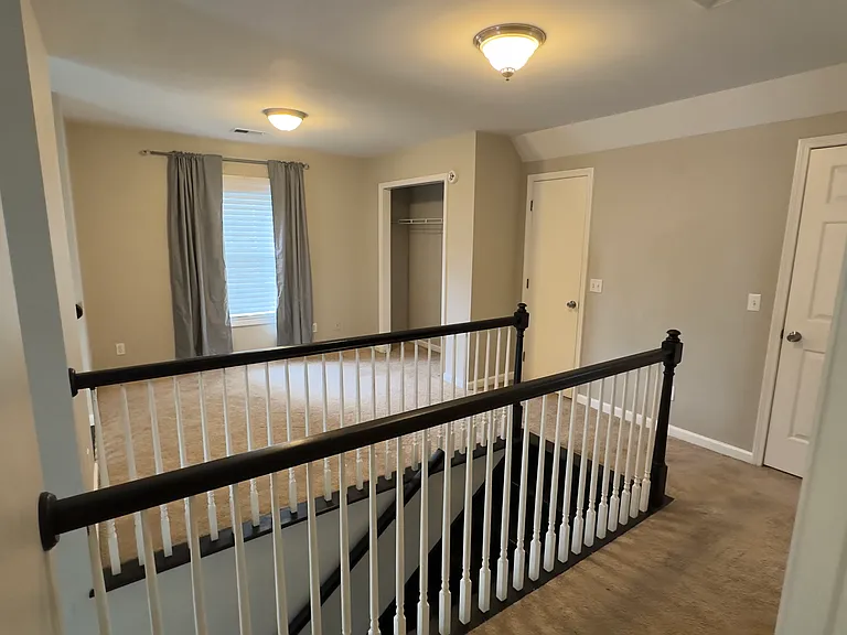233 Montclaire Cir — Photo 6