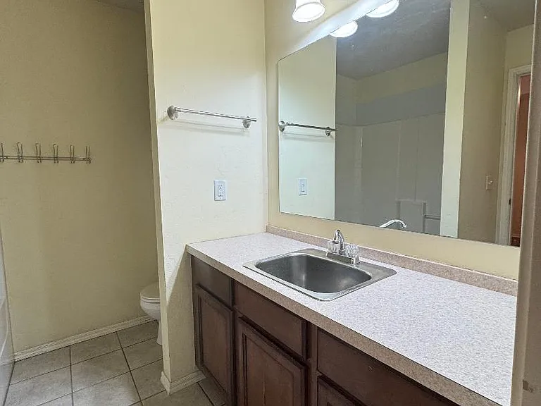 8016 S Klein Ave — Photo 10