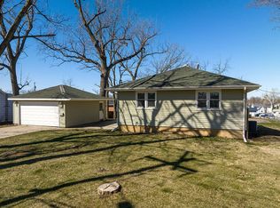 400 6th St, Marion, IA 52302