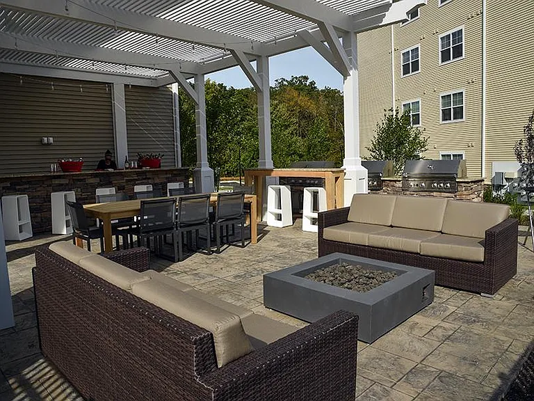 BBQ's, Firepit and Outdoor Bar