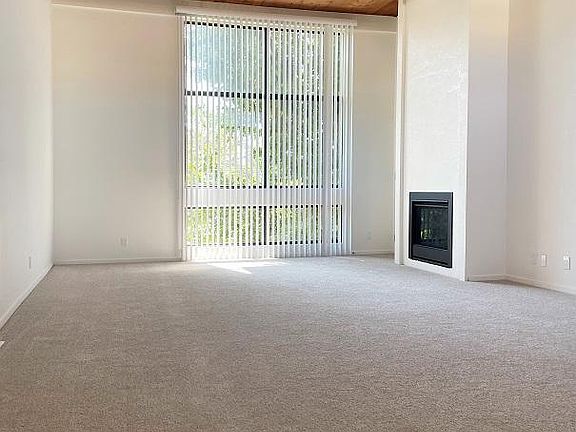 5th image of 1414 Greenfield Ave #310