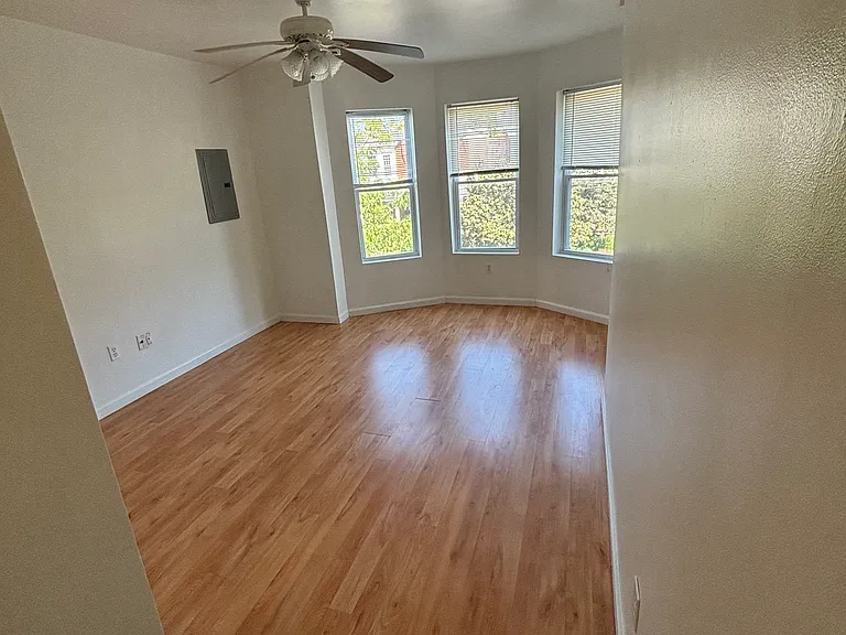 5036 Catharine St #2 — Photo 5