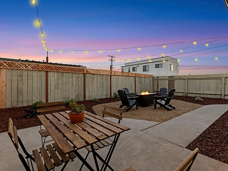 4440 Clairemont Dr — Photo 24