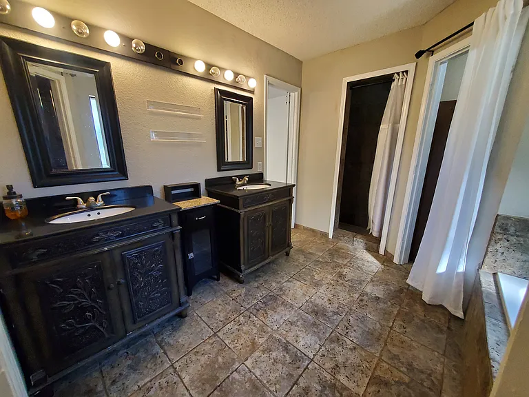 4700 Andalusia Trl — Photo 43