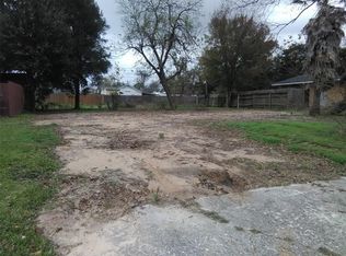 2209 E Martha Ln, Pasadena, TX 77502