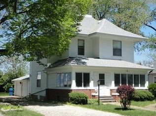 318 E Cherry St, Watseka, IL 60970