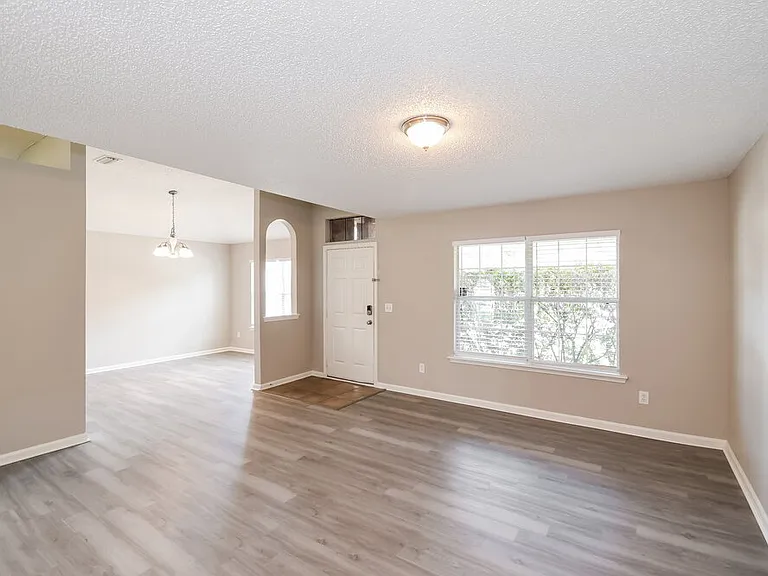 2904 Cold Creek Blvd — Photo 3