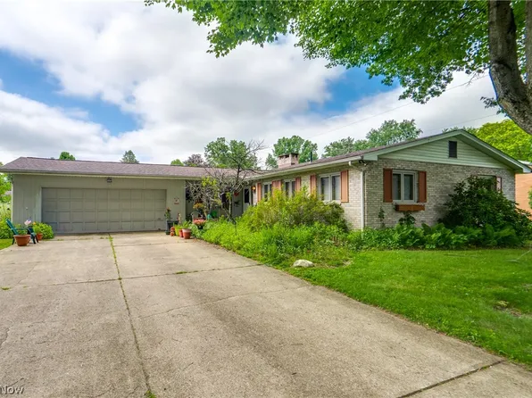 3120 Bambi St NW, Canton, OH 44709
