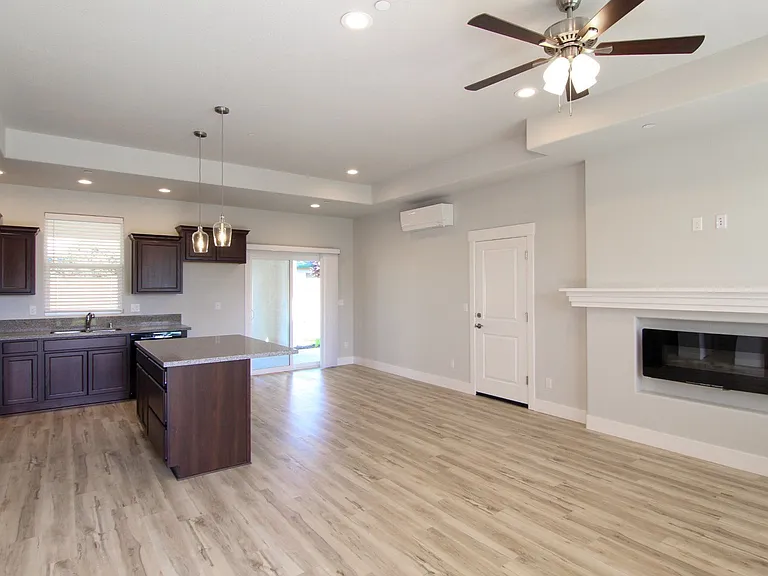 1392 Bonhurst Dr — Photo 2