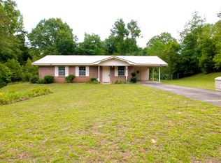 141 Honeysuckle Ln, Ozark, AL 36360