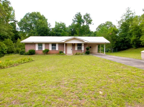 141 Honeysuckle Ln, Ozark, AL 36360