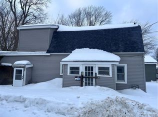 33 Marshall Pl, Lockport, NY 14094