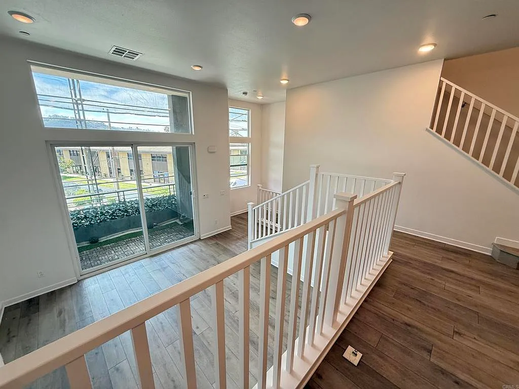 4 bed, 3.5 bath, 1853 sqft, $5,300 — Photo 1