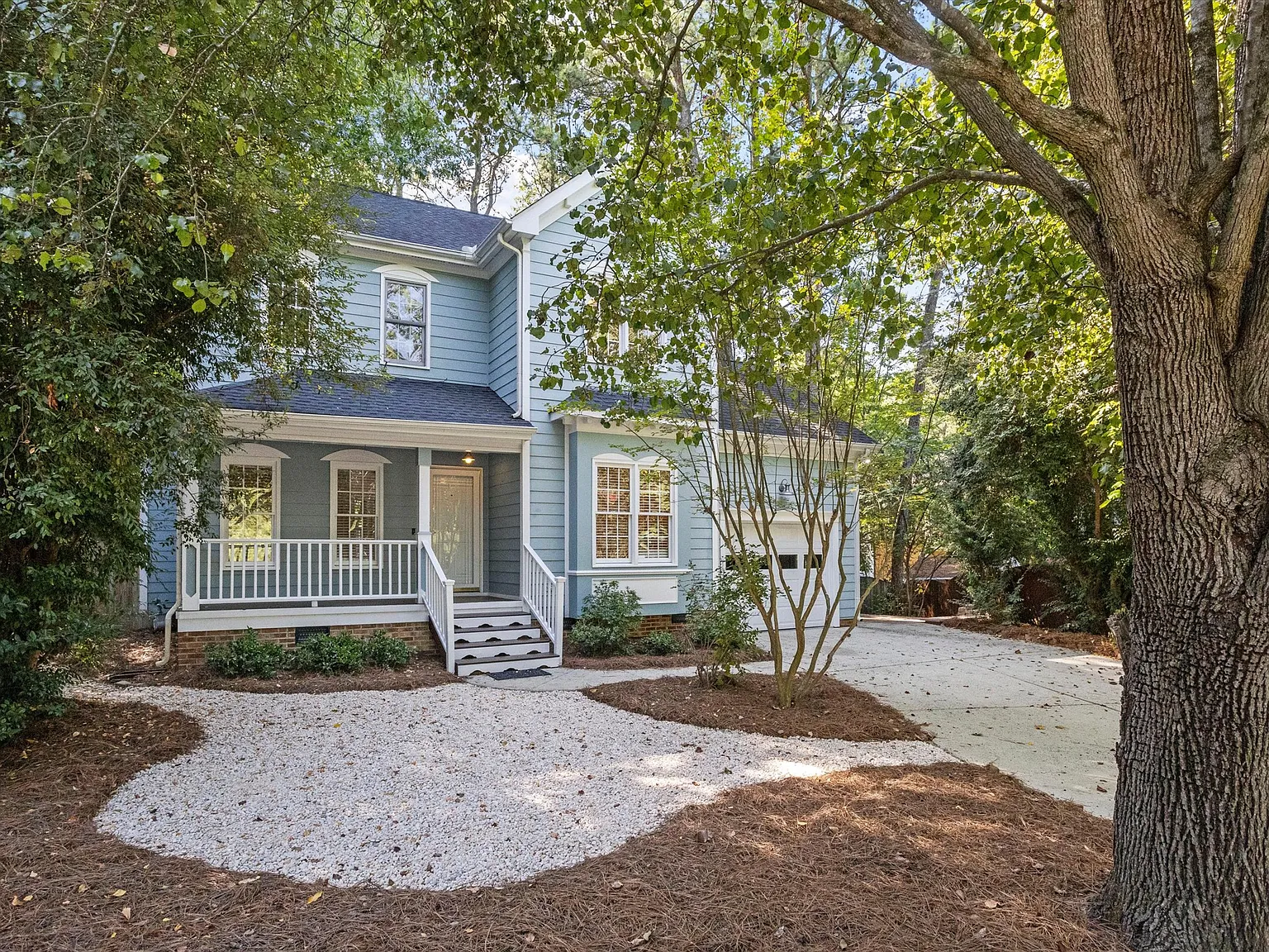 3 bed, 2.5 bath, 1430 sqft, $2,100 — Photo 2
