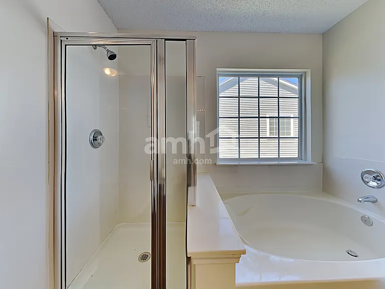 5069 Thornton Dr — Photo 12