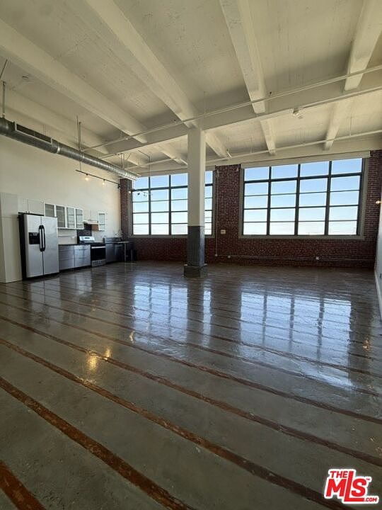 1st image of 1850 Industrial St APT 607