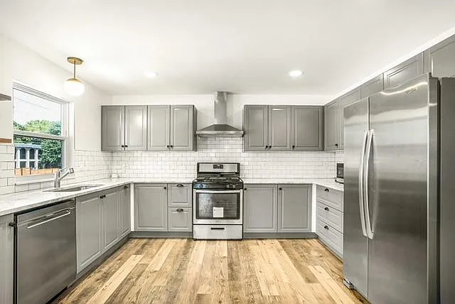 1209 E 38th 1/2 St #A — Photo 7