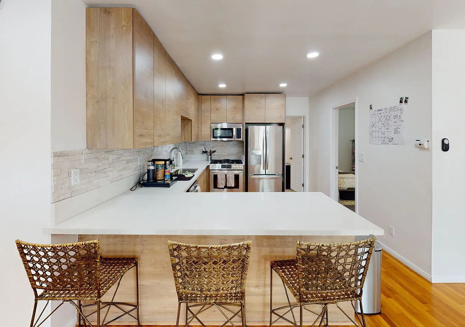 Rare 4 bed 3 bath! — Photo 2
