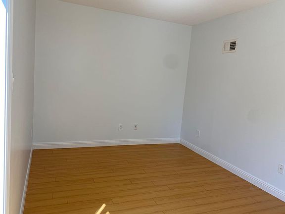 2nd image of 591 32nd Ave