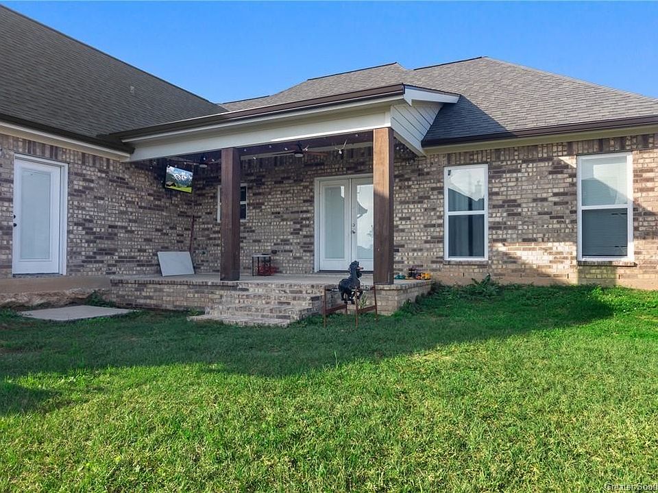 2nd image of 107 Sunrise Dr